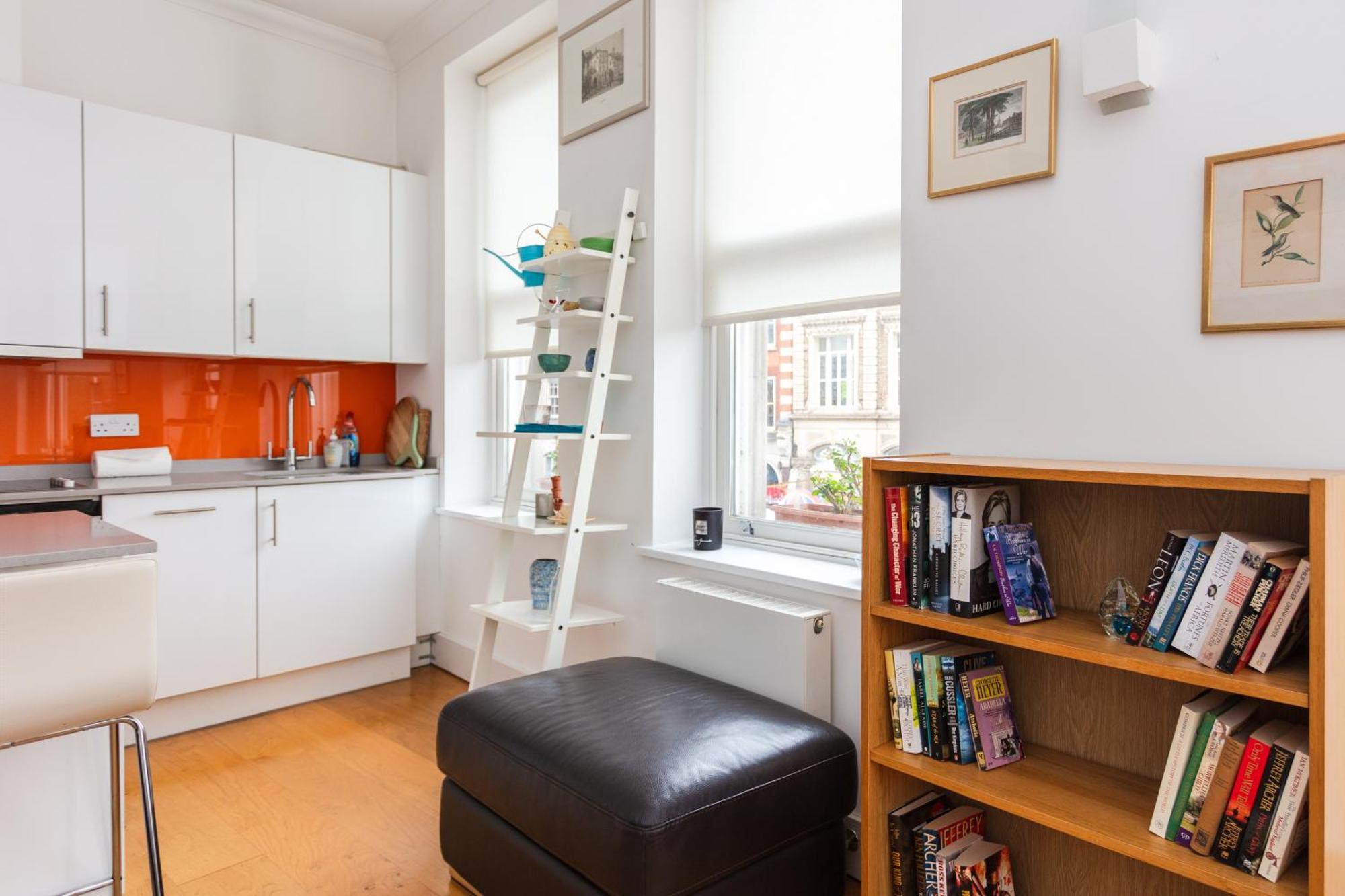 Homely 1 Bedroom Apartment In The Heart Of Vibrant Camden Лондон Экстерьер фото