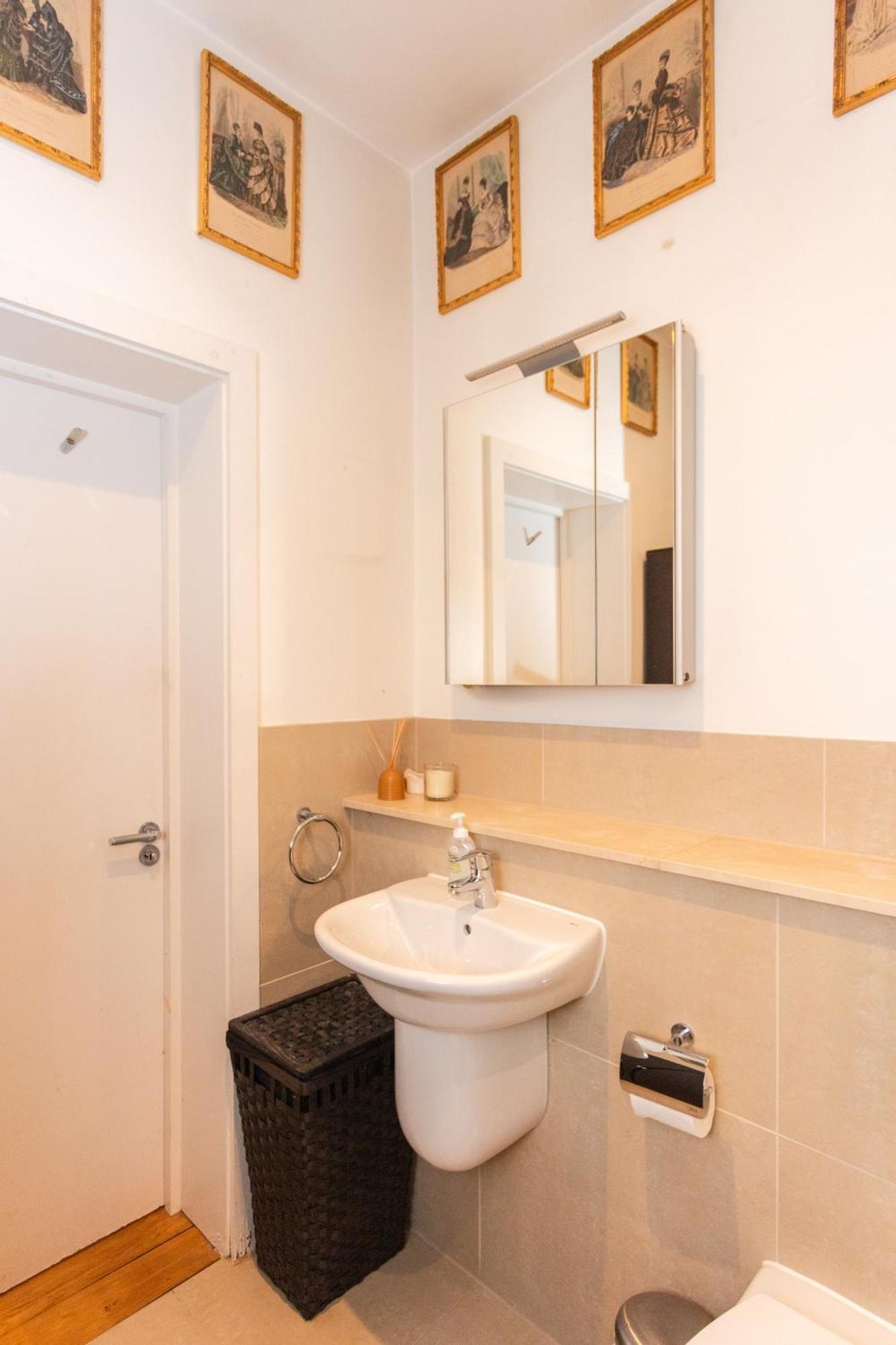Homely 1 Bedroom Apartment In The Heart Of Vibrant Camden Лондон Экстерьер фото